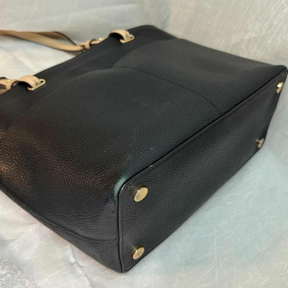 Michael Kors Bedford Black Pebbled Leather Tote with multiple exterior pockets - Picture 6 of 9